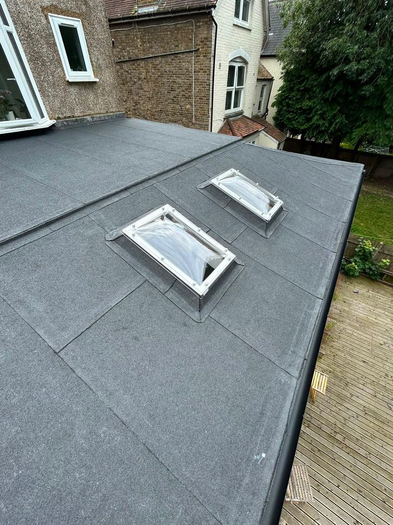 Felt flat roof with rooflights